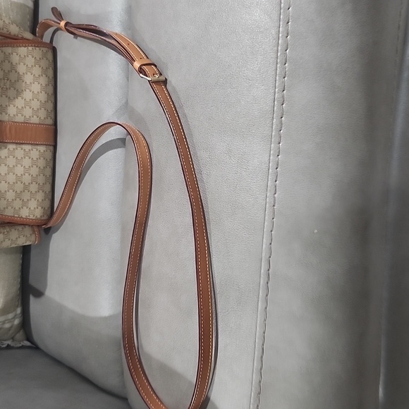 ๐ฏ๐ฅ๐ AUTHENTIC CELINE MACADAM CROSSBODY WITH ADJUSTABLE STRAP 8x10x4 - Picture 8 of 11